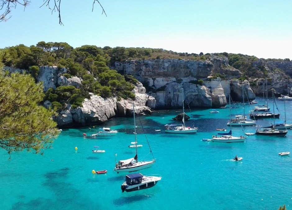 Menorca a tu aire. Cómo moverse por la isla y organizar tus visitas